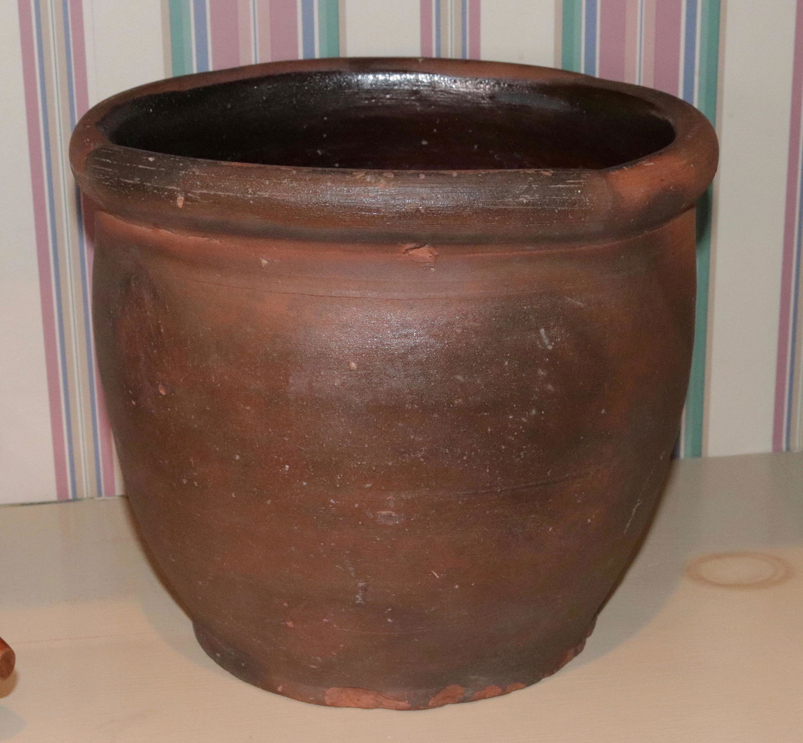 REDWARE CROCK: GLAZED INTERIOR - 19TH CENTURY PA SIZE: 8" X 9"