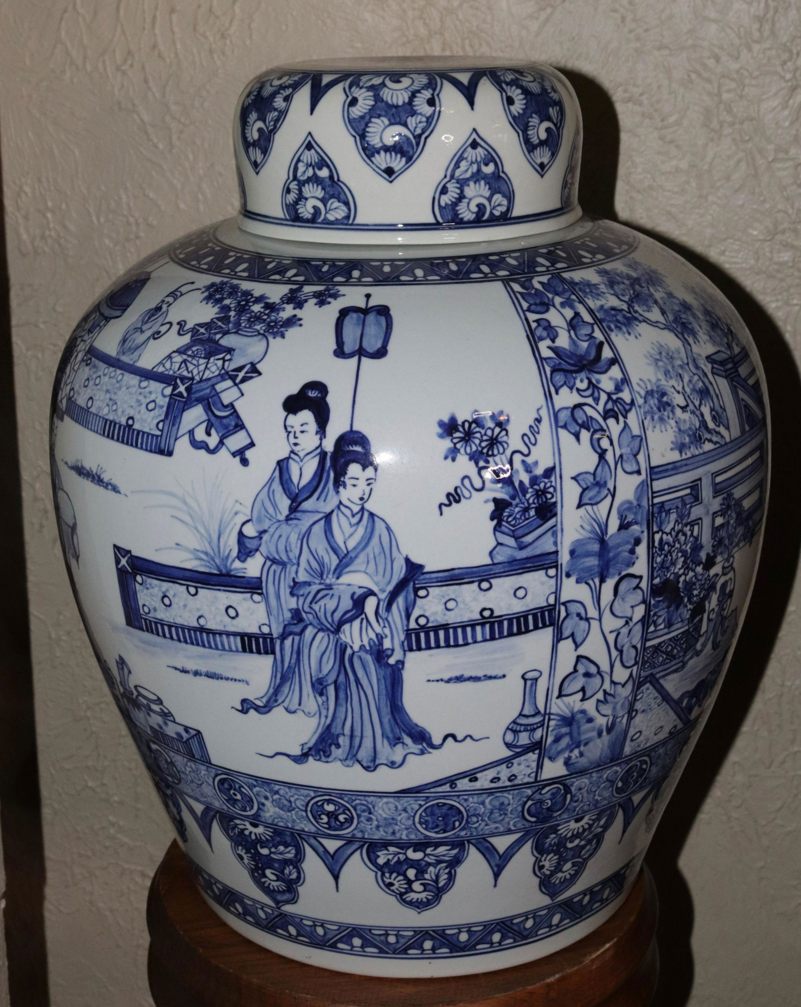 BLUE AND WHITE TRANSFERWARE LOT: COVERED GINGER JAR, (2) WALL POCKETS, AND PLATE - MARKED ON BOTTOM SIZE: VASE 15" H