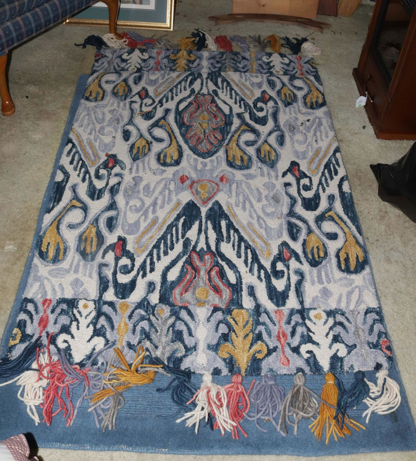 PAIR OF RUGS: HOOKED RUG DESIGN FROM; ARIELLE COLLECTION (WOOL) AND BLUE RUG SIZE: 3.6" X 5.6"