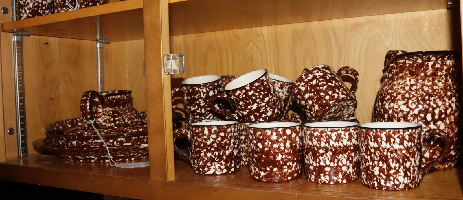 STANGL POTTERY LOT: (22) PIECES INCLUDING - PITCHER, (16) MUGS, GRAVY WITH UNDER TRAY, CHARGER, AND (2) BAKING PANS SIZE: PITCHER 7" H - CHARGER 12 1/2" - BAKING DISHES 10 1/2"