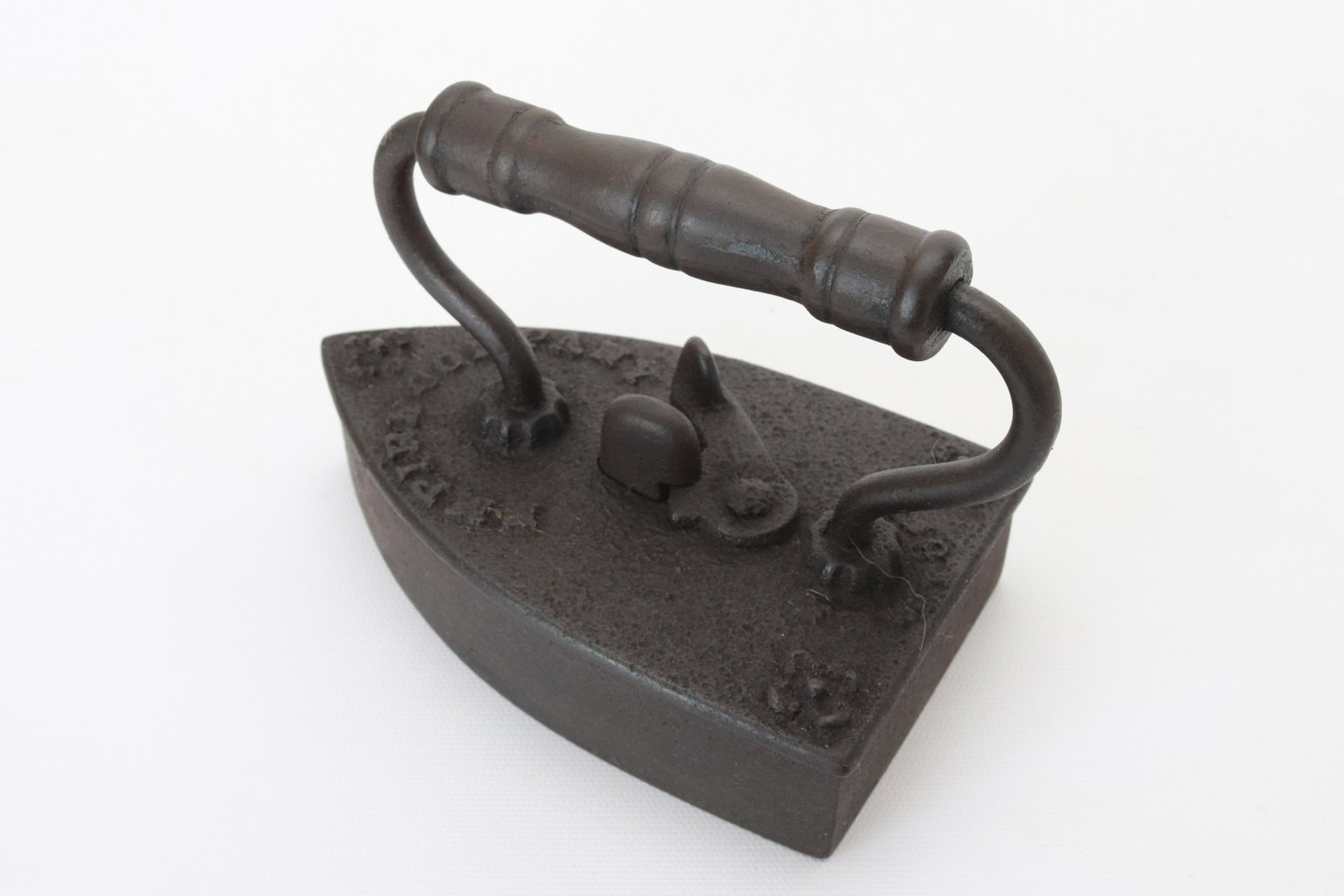 CAST IRON SLUG IRON: WITH LIFT OFF TOP - EMPIRE COMPANY DIMENSIONS: 6 1/2"