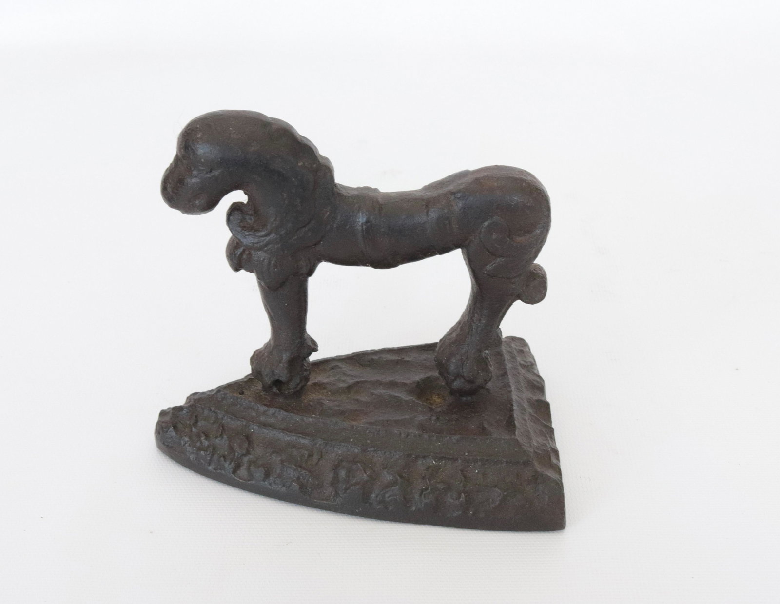 CAST IRON HORSE SAD IRON: EARLY 1800'S - CAST CAROUSEL HORSE HANDLE DIMENSIONS: 5 3/4"