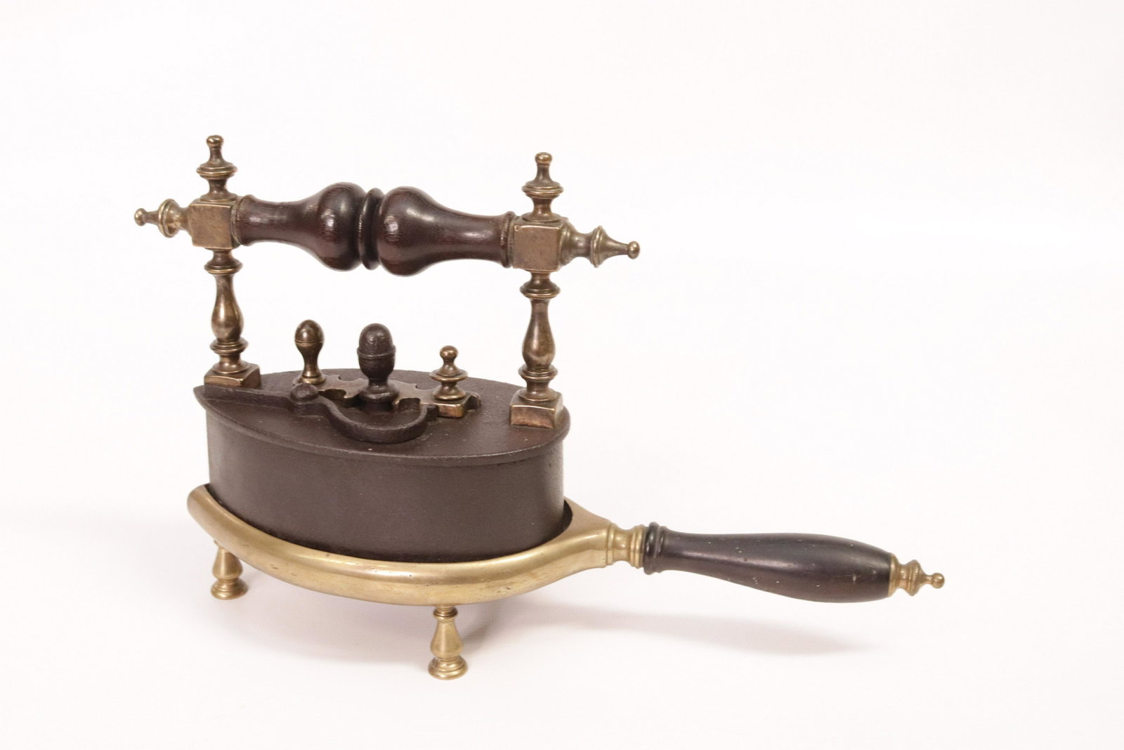 ROUNDBACK SCOTTISH SLUG IRON: WITH SPIRES, EXTERNAL LATCH, AND TRIVET - MISSING SLUG DIMENSIONS: 6"