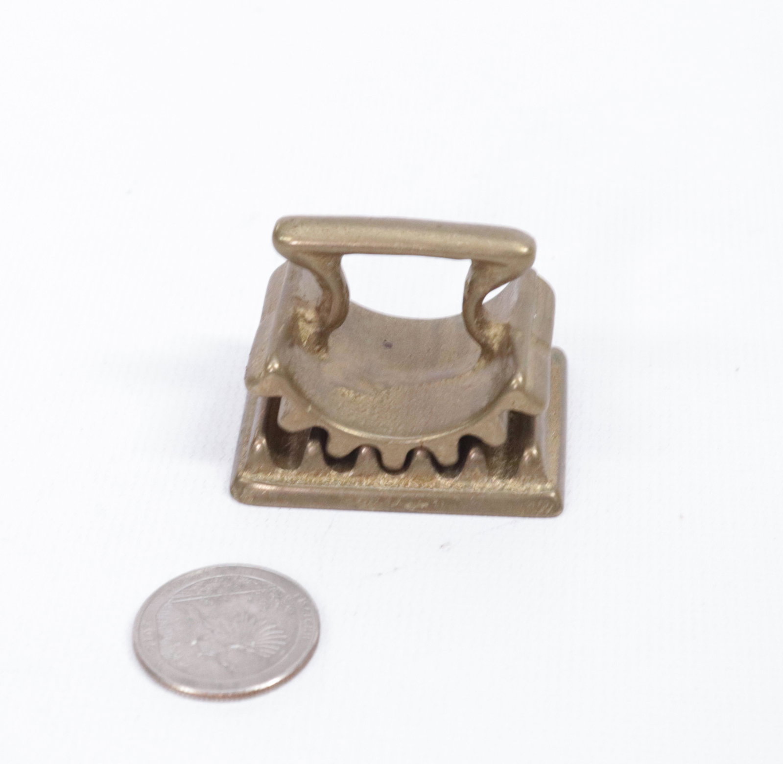 SMALL BRASS ROCKER FLUTER: DAVE IRONS - 1991 DIMENSIONS: 1 3/4"
