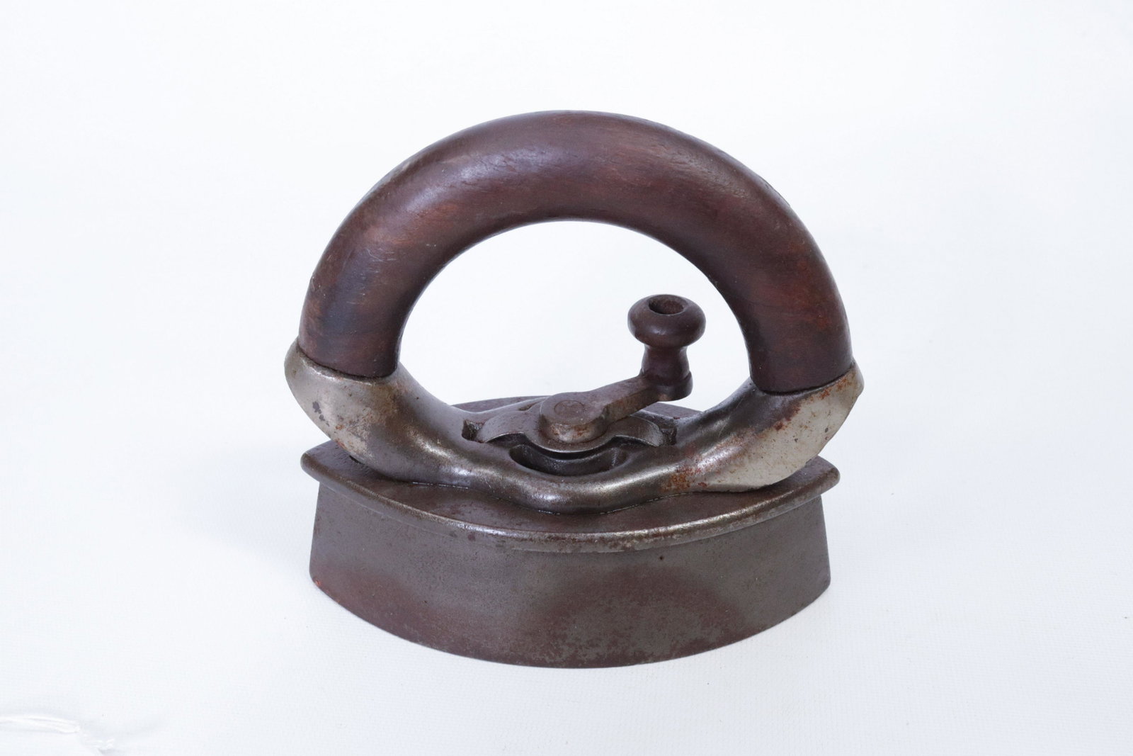 DETACHABLE HANDLE IRON: TWIST HANDLE DIMENSIONS: 6"