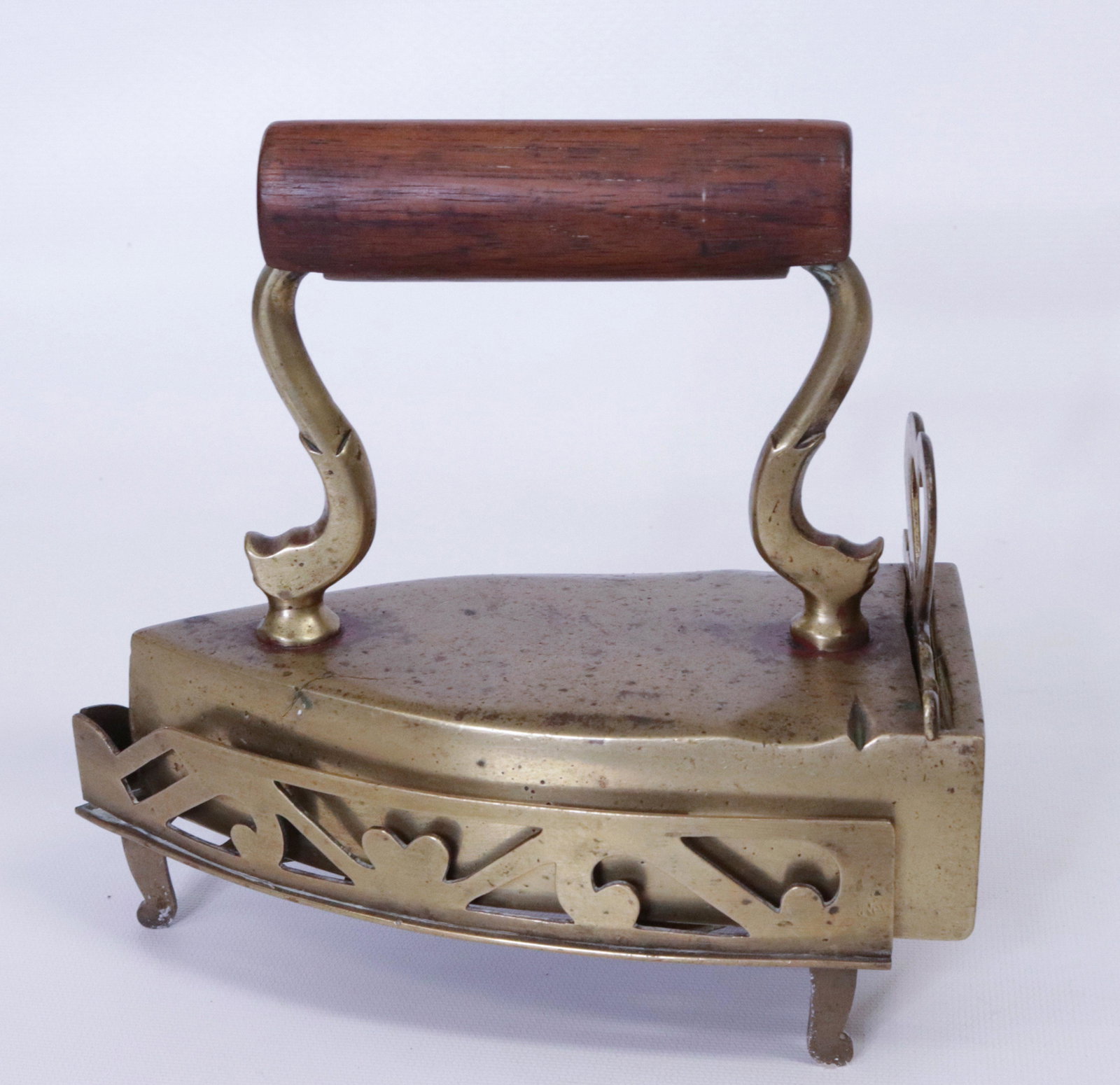 BRASS SLUG IRON: WITH HEART LIFT UP GATE AND COMPANION TRIVET