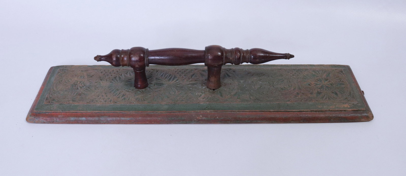ANTIQUE EUROPEAN MANGLE BOARD: WITH COMPASS CIRCLES AND CHIP CARVING - 1776 - ORIGINAL PAINT DIMENSIONS: 21"