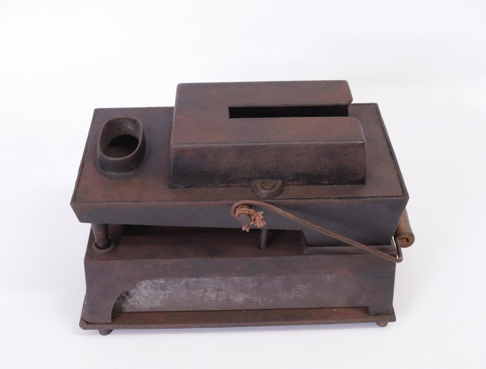IRON HEATER: PORTABLE HEAT FOR SINGLE IRON DIMENSIONS: 11 1/2"