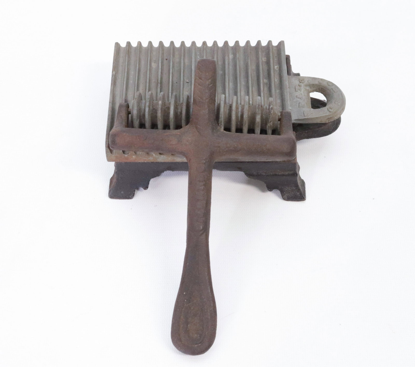 ROLLER FLUTER IRON: CROSS FLUTES "JOHNSON PATENT" DIMENSIONS: 5"