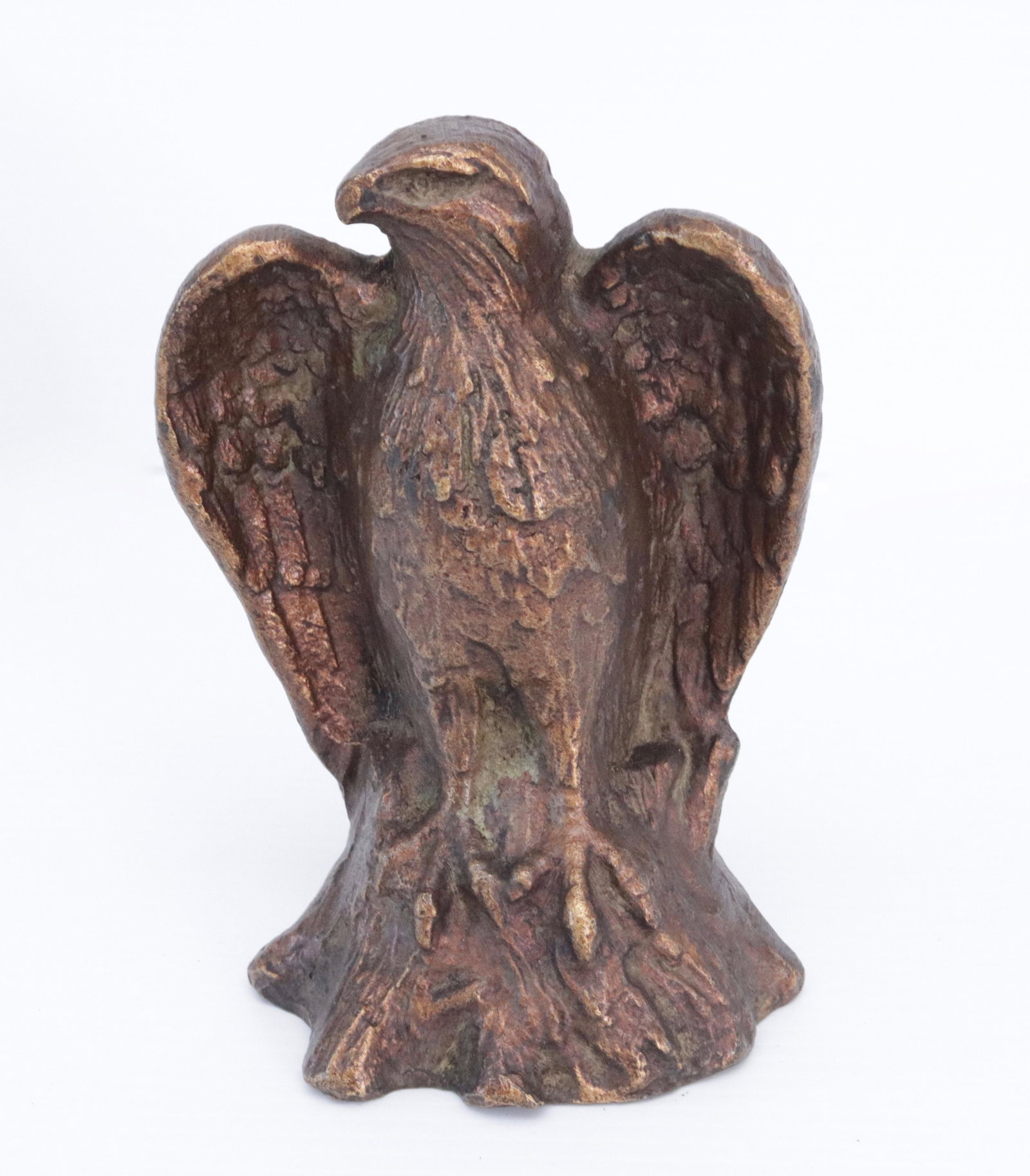 CAST IRON EAGLE DOORSTOP: GOLD PAINTED EAGLE ON STUMP 7" H