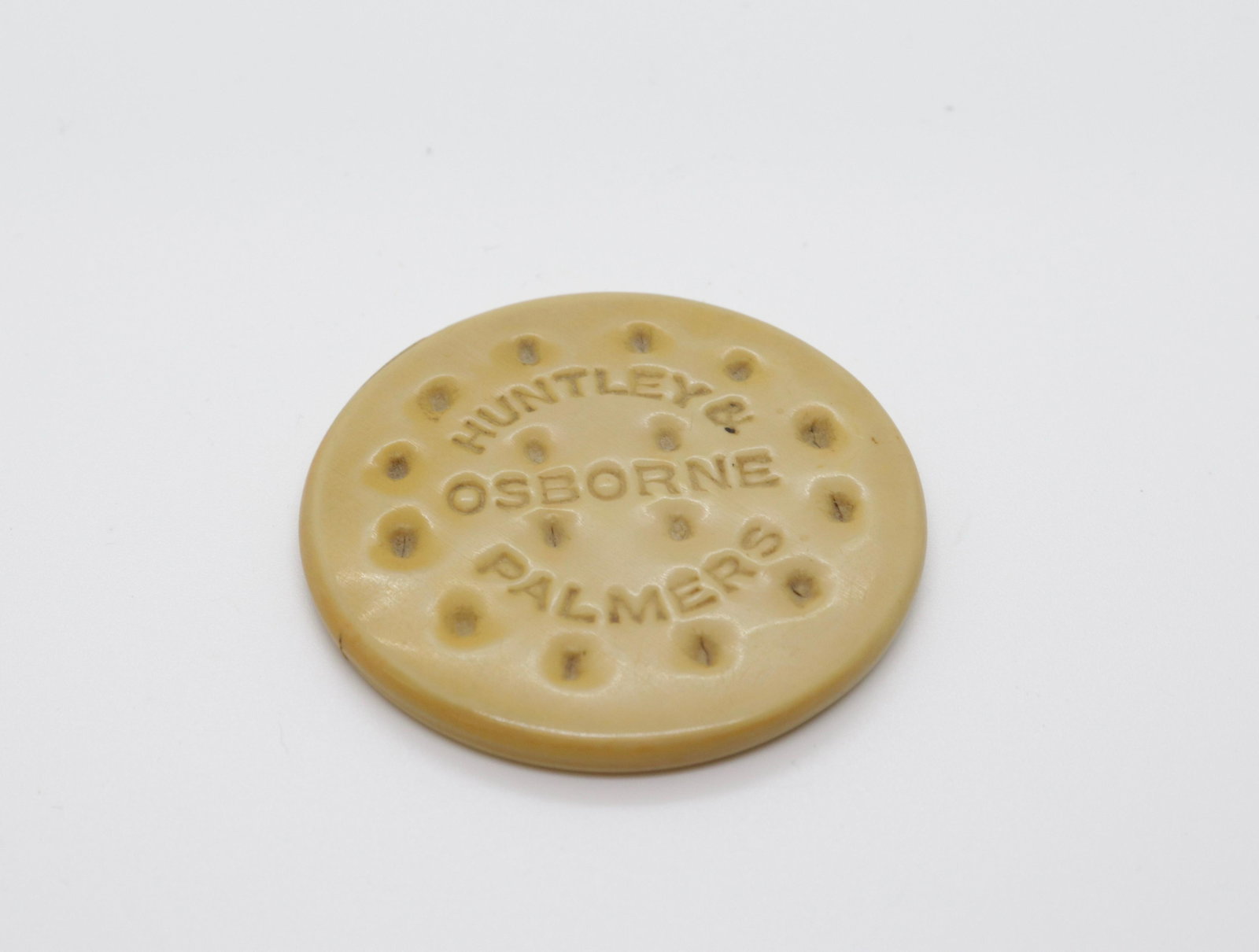 ADVERTISING "BISCUIT" POCKET MIRROR: "OSBORNE" HUNTLEY & PALMERS - IN THE FORM OF A BISCUIT 2" D