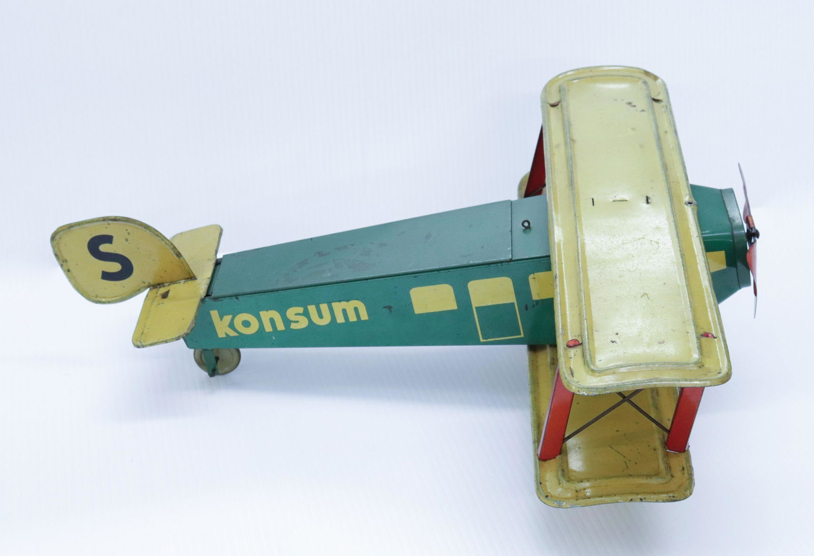 KONSUM (SWEDISH) BISCUIT TIN (1 of 4)