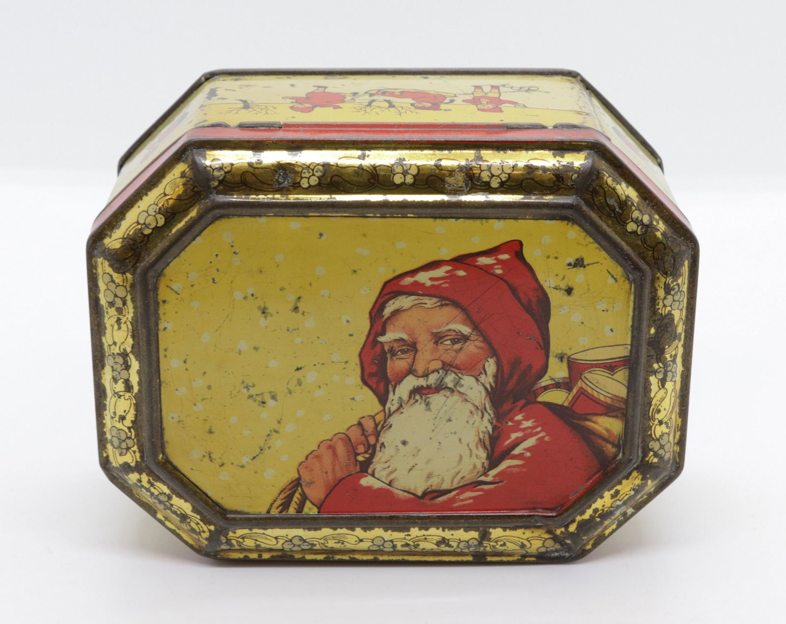 BW & M BISCUIT TIN (1 of 4)