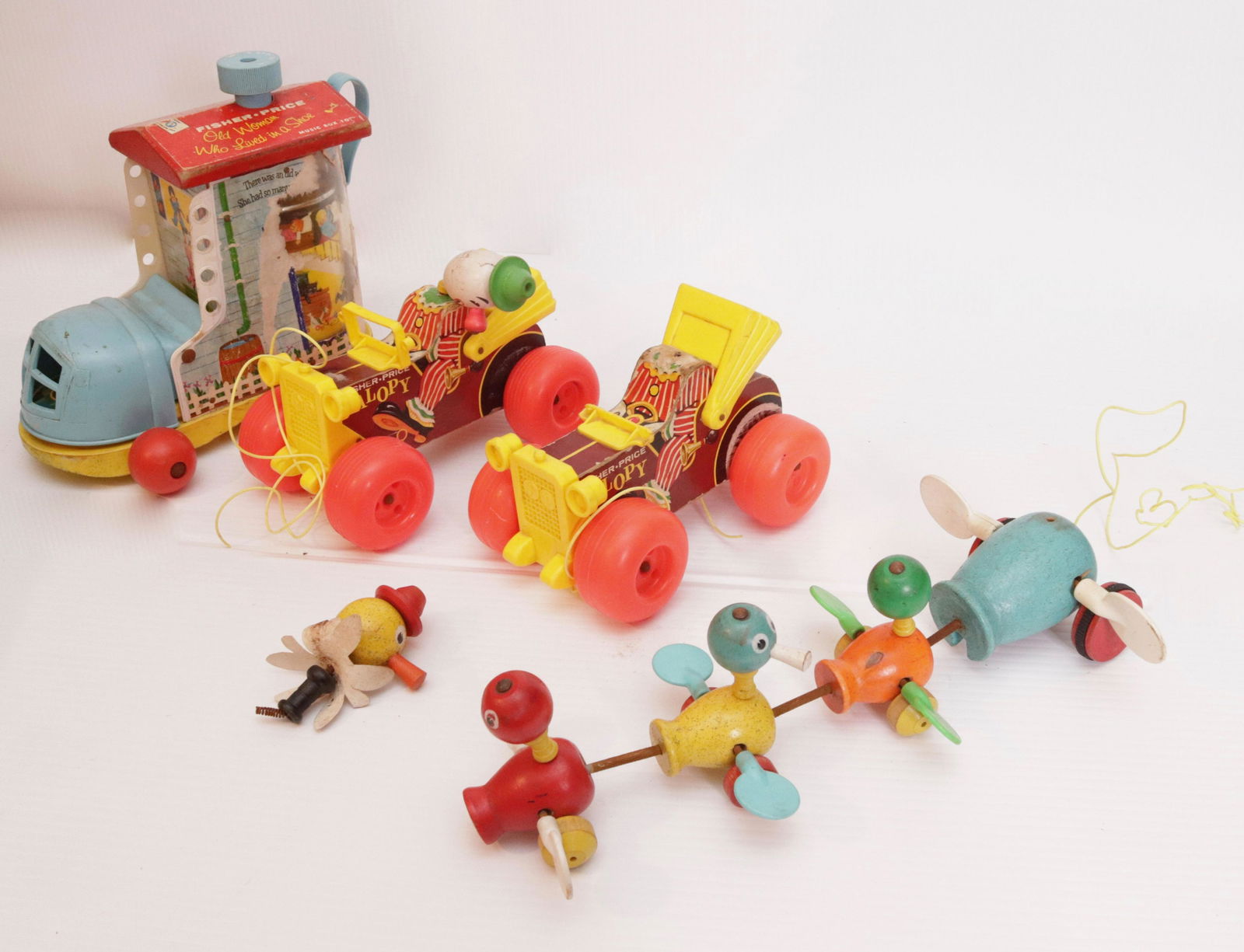 LOT OF PULL TOYS: FISHER PRICE