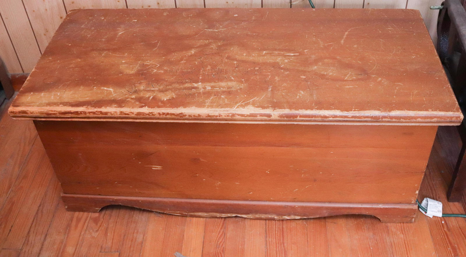 CEDAR CHEST (1 of 2)