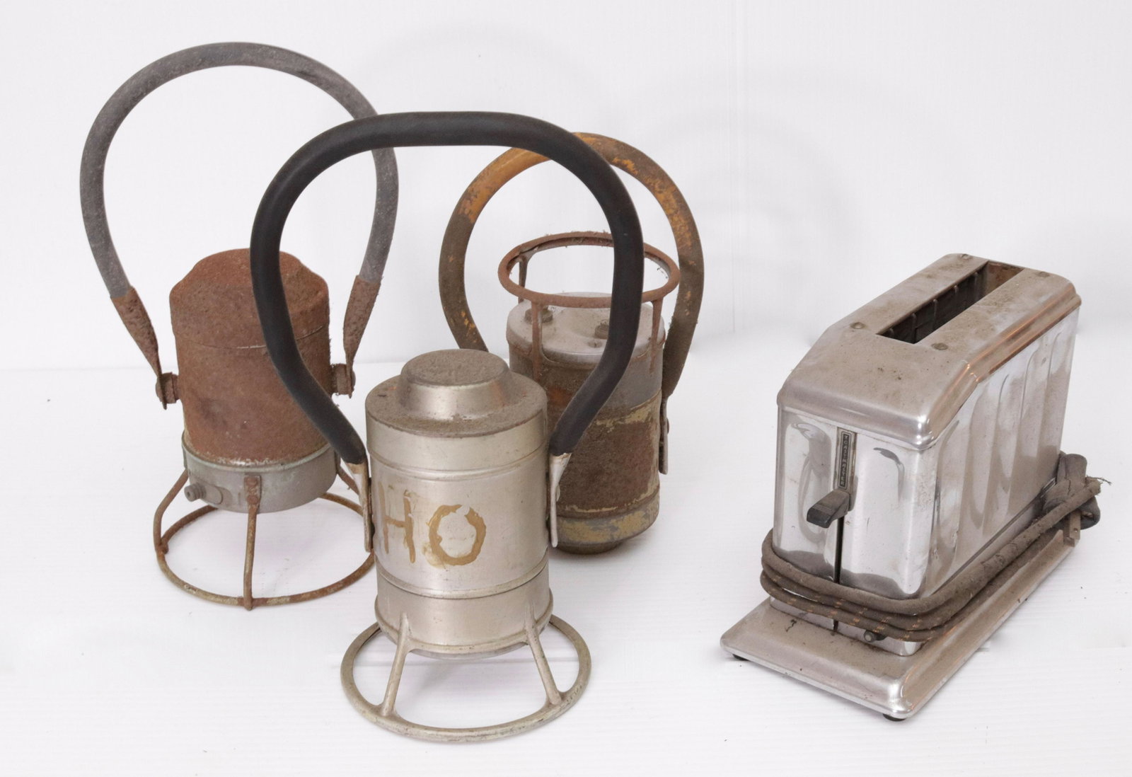 LOT OF ITEMS: LV DAIRY BOX, HAND LIGHTS AND TOASTER