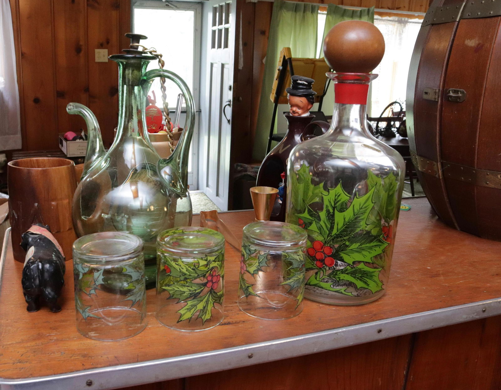 BAR ITEMS WITH WOOD KEG (1 of 4)