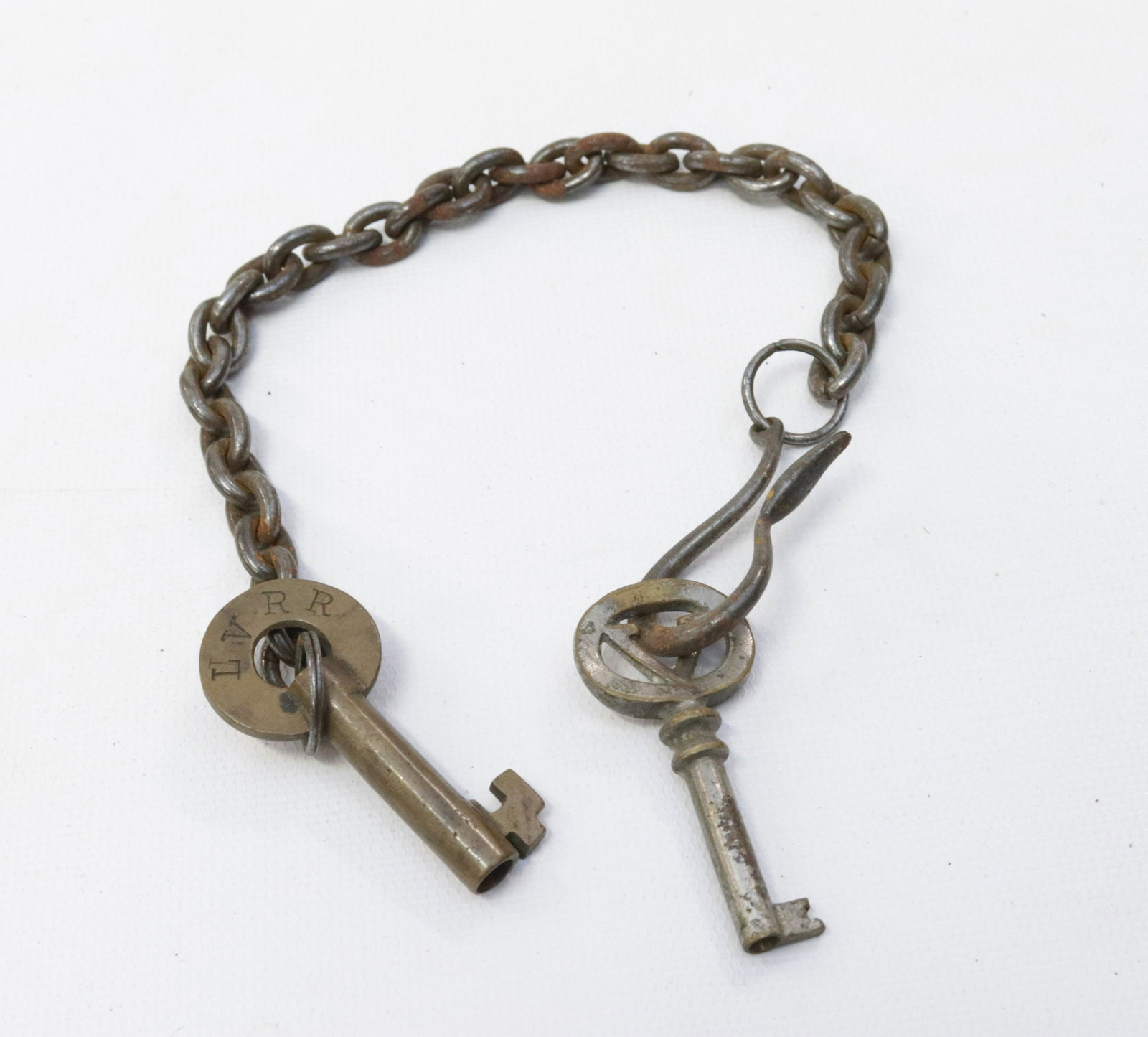 BRASS RAILROAD LOCK KEY: LVRR (LEHIGH VALLEY RAILROAD) ON CHAIN