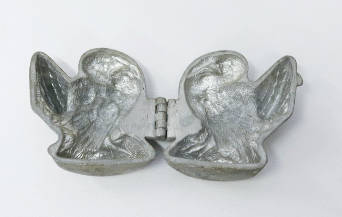 PEWTER CHOCOLATE MOLD: TURKEY MOLD 3 1/2" H