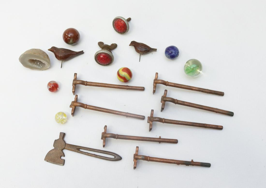 GROUP LOT OF VINTAGE SMALLS: INCLUDING: MARBLES, MINI HOES, MINI AXE, REFLECTORS AND MORE AXE MEASURES 3 3/4"L