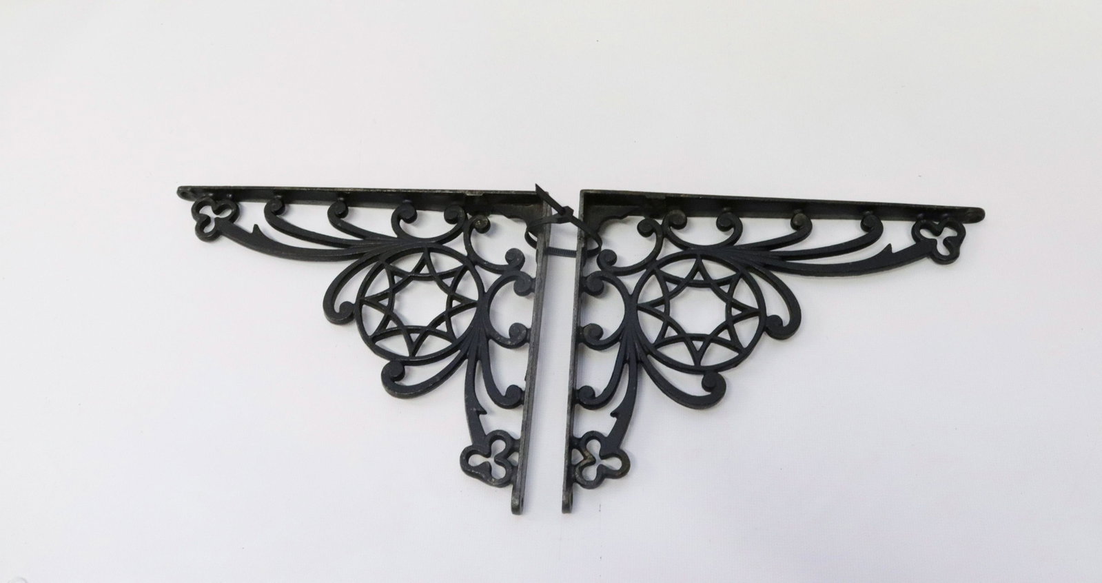 CAST IRON SHELF BRACKETS: PAINTED BLACK. STAR MOTIF 9" X 7"