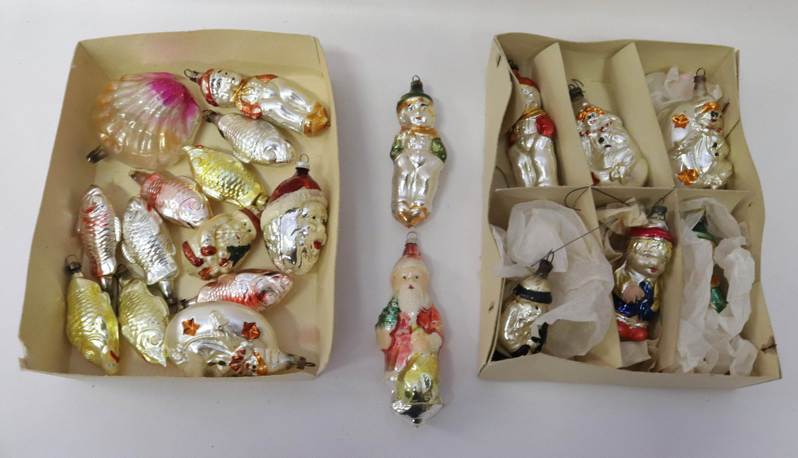 GROUP LOT OF VINTAGE CHRISTMAS ORNAMENTS: (20) SANTAS, KIDS, FISH AND MORE
