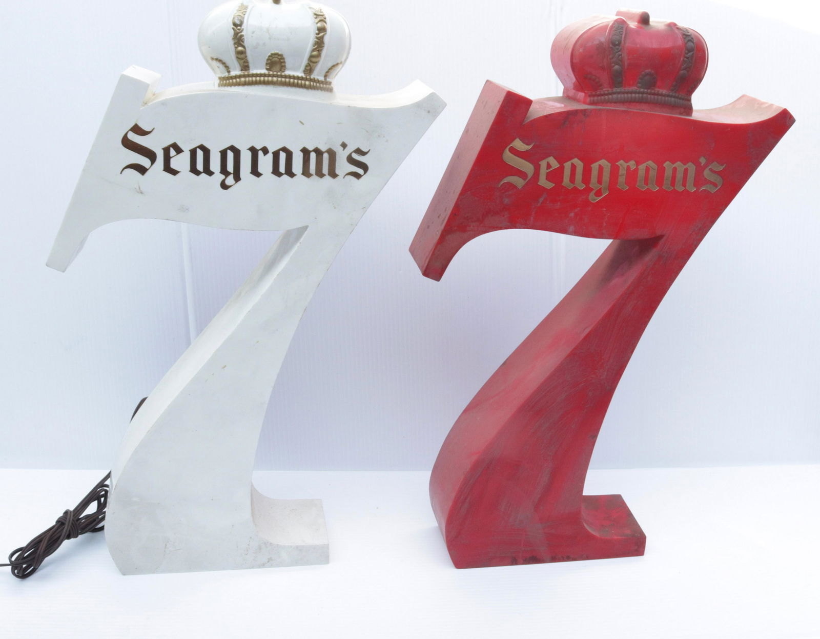 PR. OF VINTAGE BAR ADVERTISING LIGHTS (1 of 2)