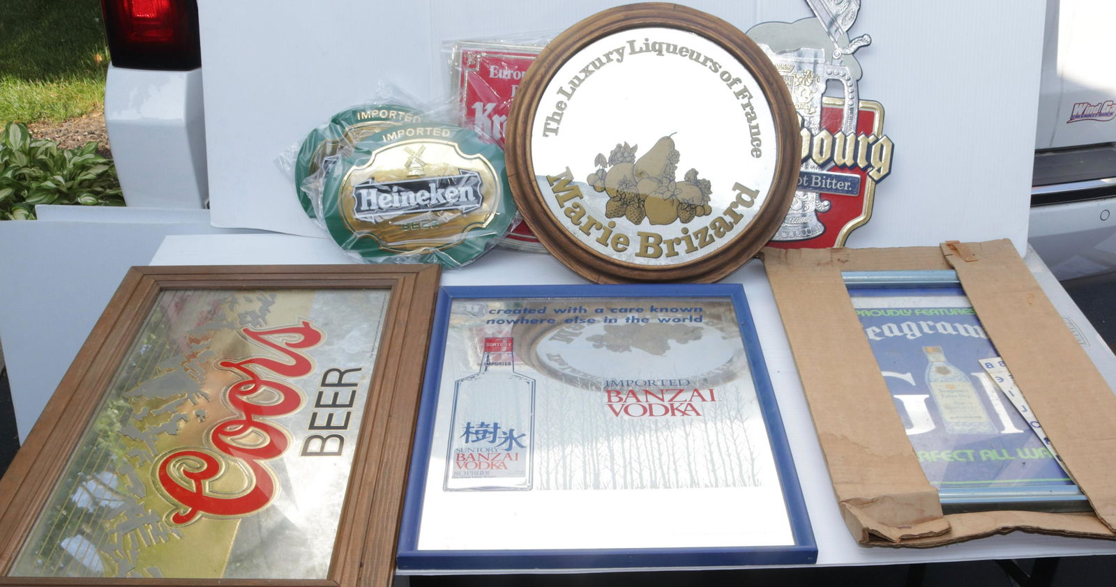 GROUP LOT OF VINTAGE BEER ADVERTISING SIGNS (1 of 1)