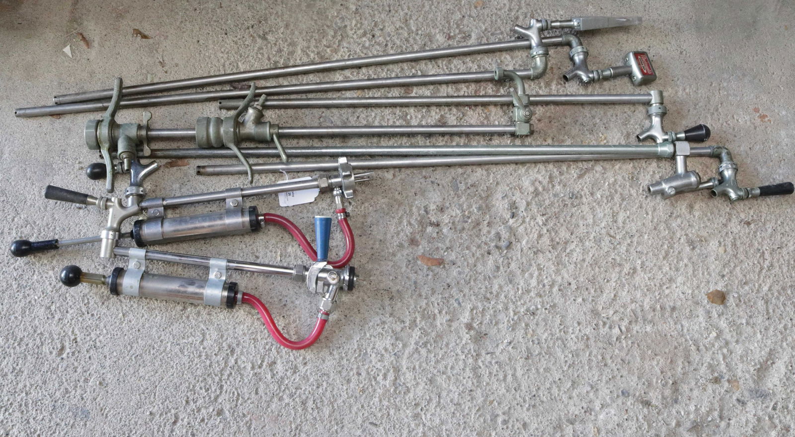 GROUP LOT OF BEER TAPS (1 of 1)