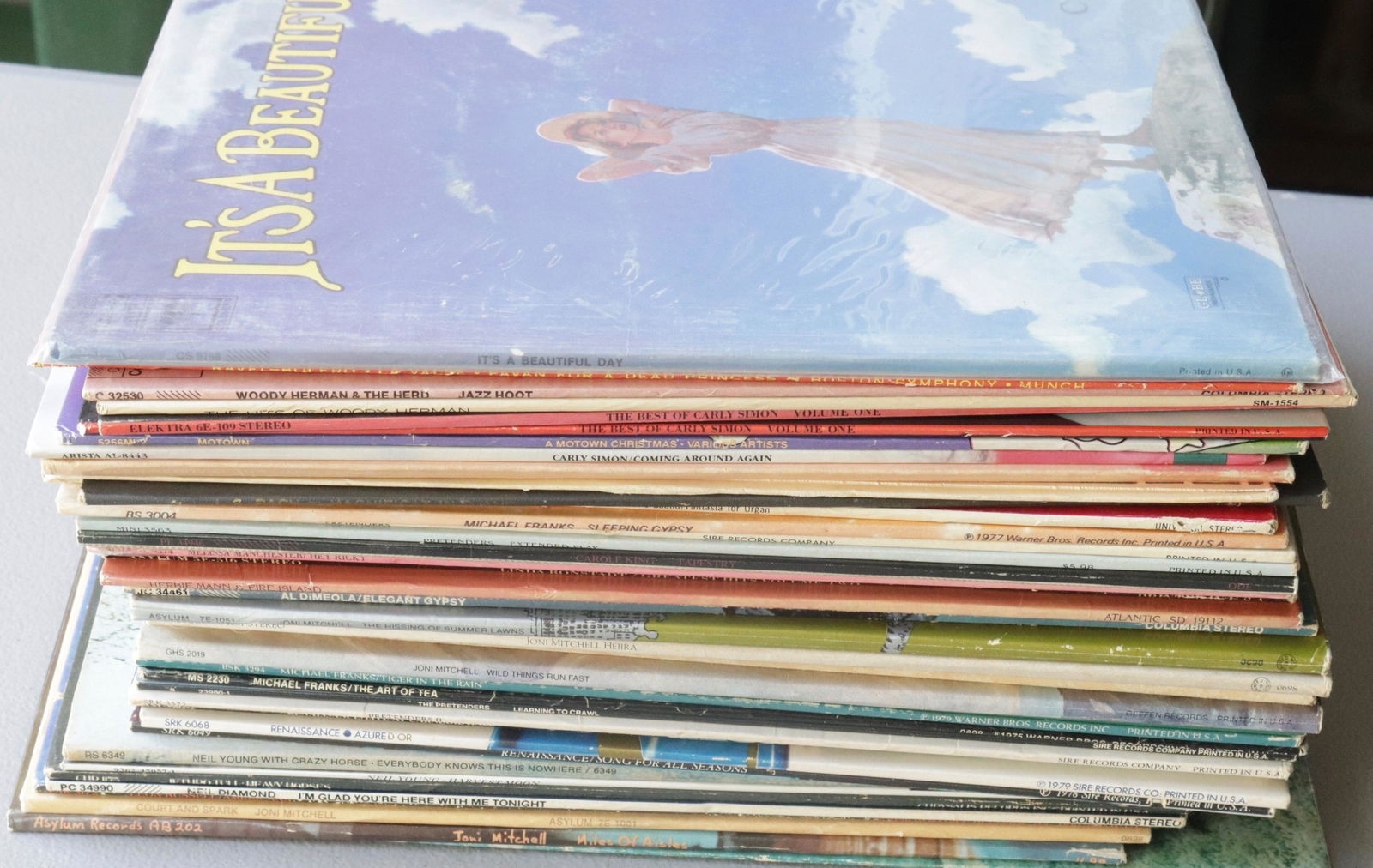 GROUP LOT OF VINTAGE RECORDS AND ALBUM COVERS (1 of 3)