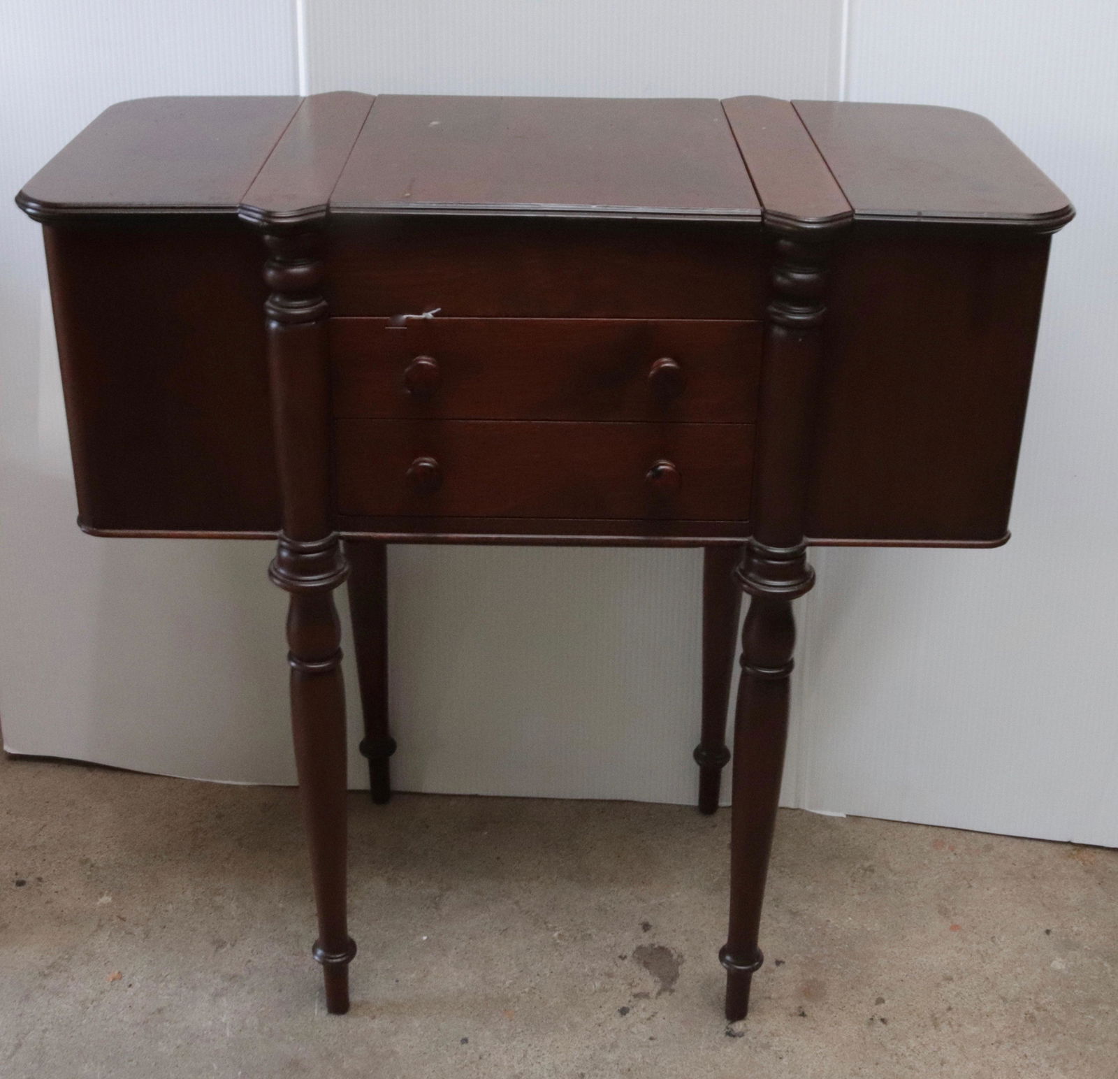 VINTAGE SEWING STAND (1 of 2)