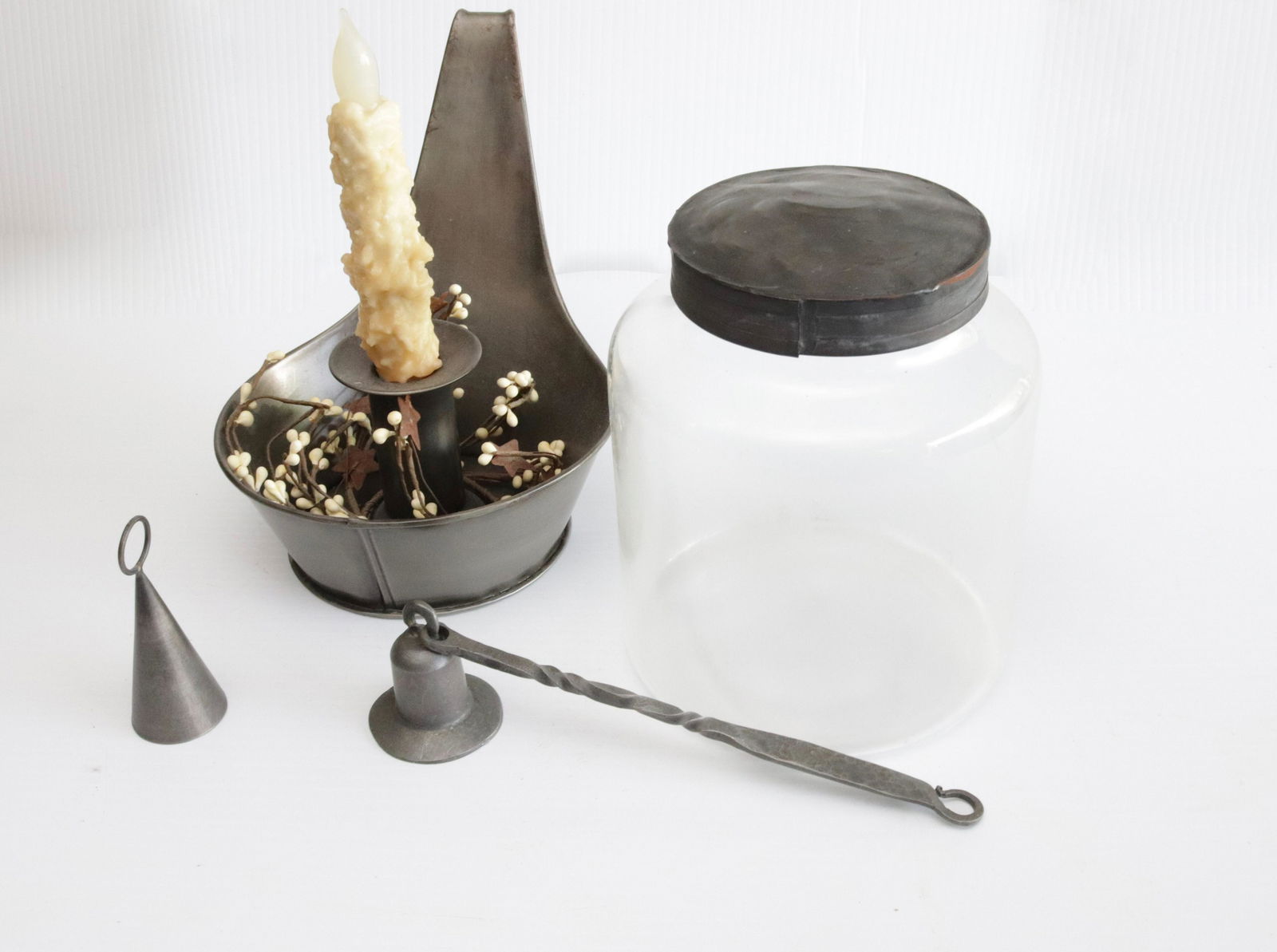 GROUP LOT OF DECORATIVE SMALLS (1 of 1)