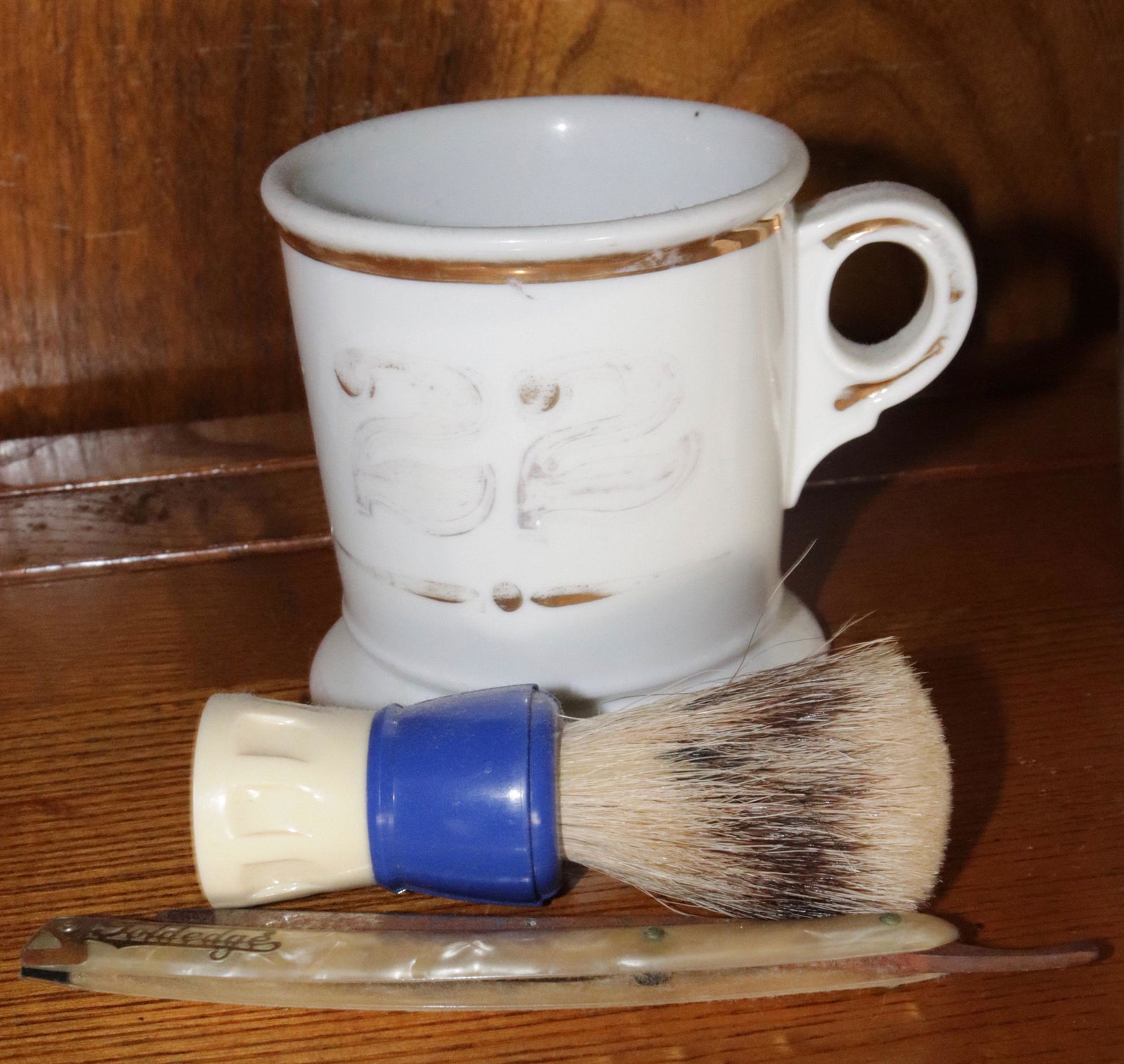 ANTIQUE SHAVING LOT (1 of 1)