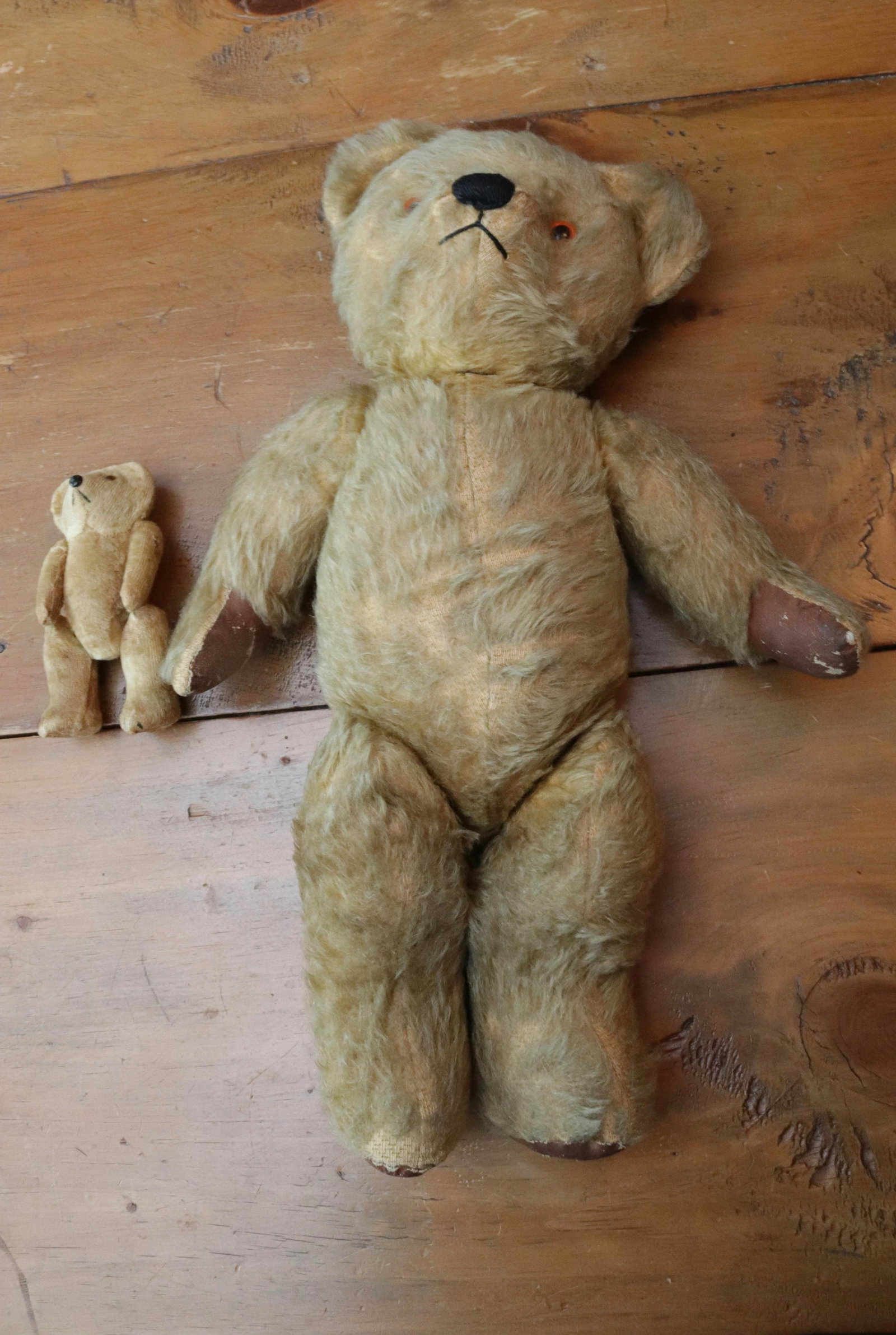 PR. OF VINTAGE TEDDY BEARS (1 of 2)
