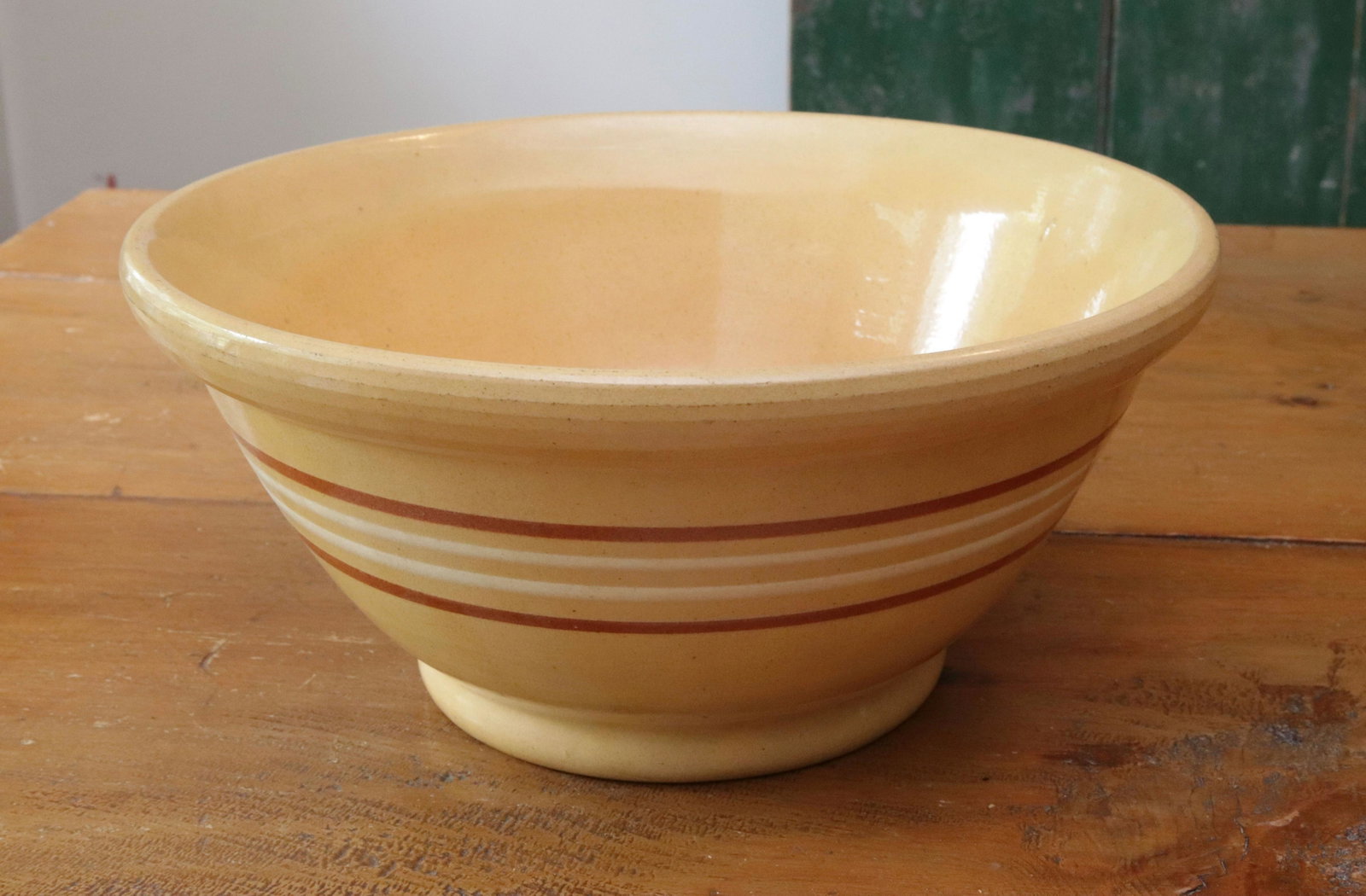 BANDED YELLOW WARE MIXING BOWL: 2 BROWN AND WHITE BANDS 11 1/2" D