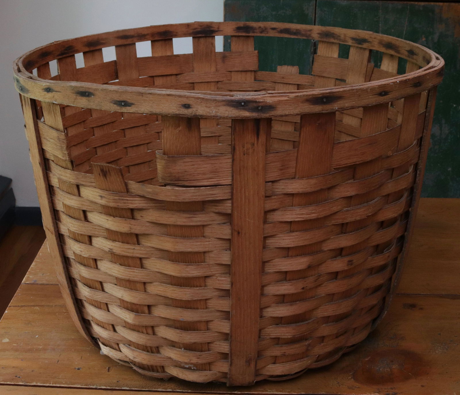 LARGE WOVEN GATHERING BASKET (1 of 3)
