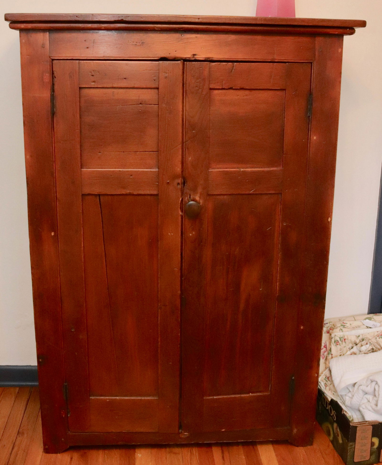 COUNTRY TWO DOOR CUPBOARD (1 of 4)
