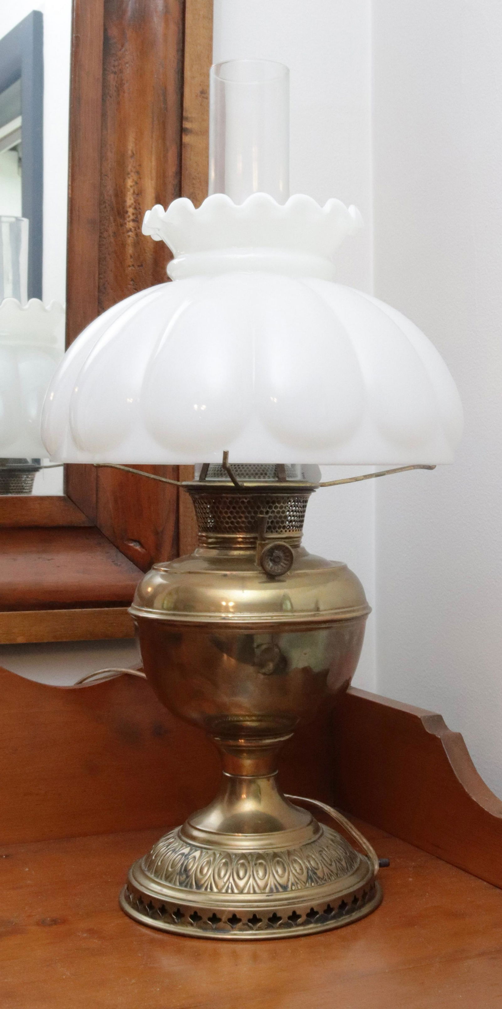 BRASS KEROSENE LIGHT (1 of 1)
