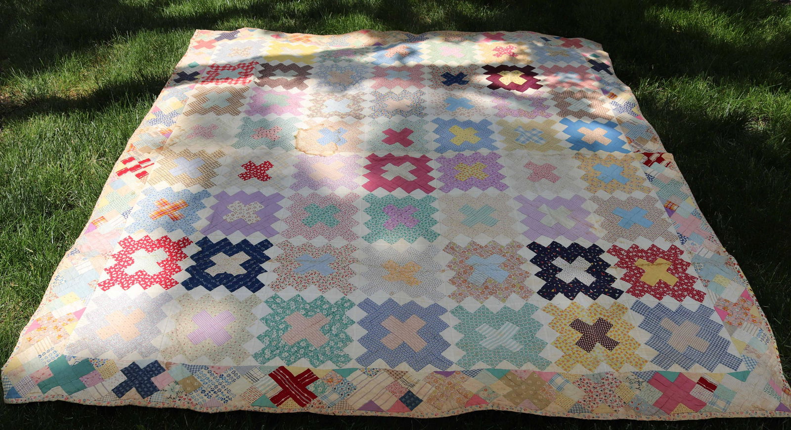 ANTIQUE HAND STITCHED QUILT (1 of 6)