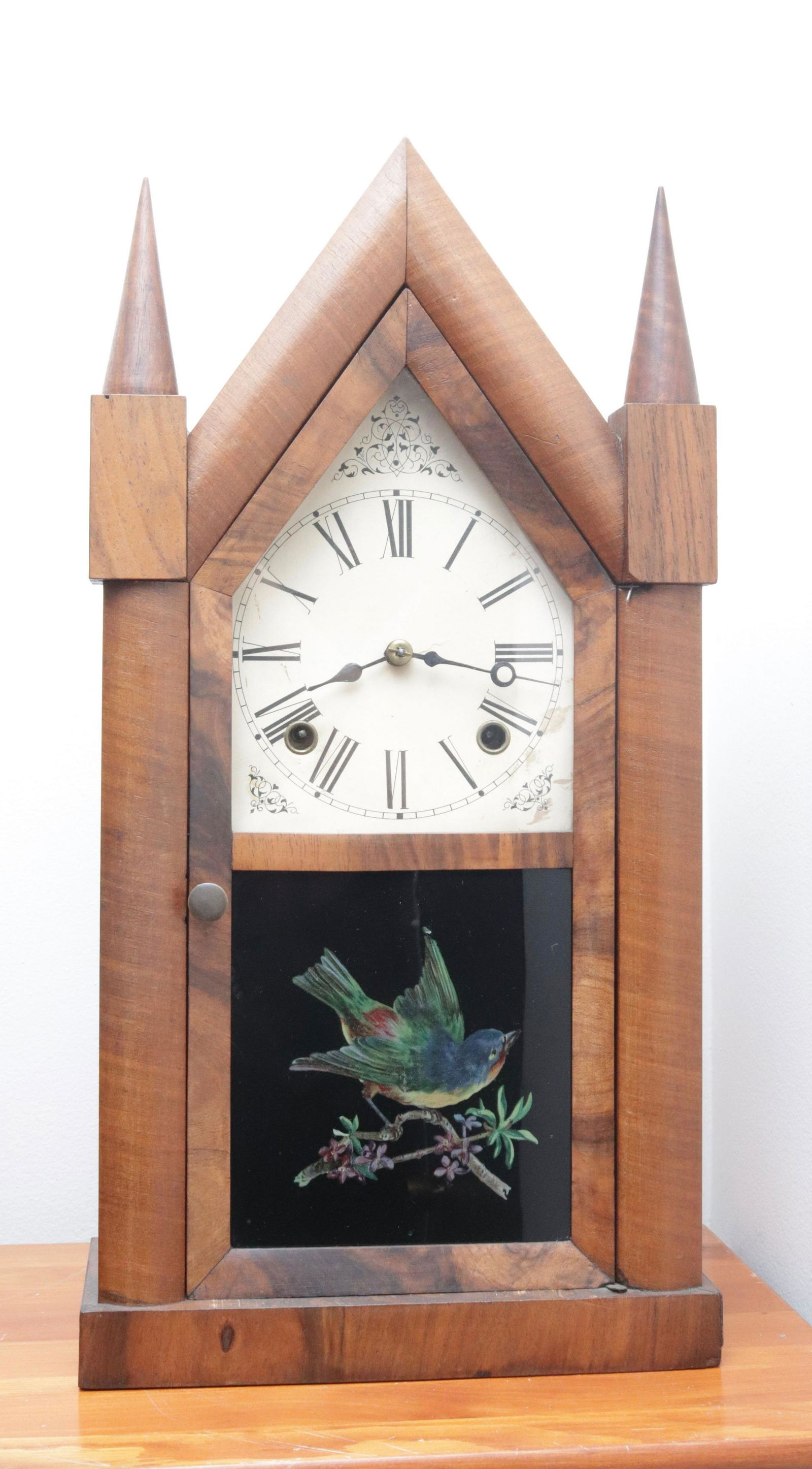 WOODEN  MANTLE CLOCK (1 of 2)