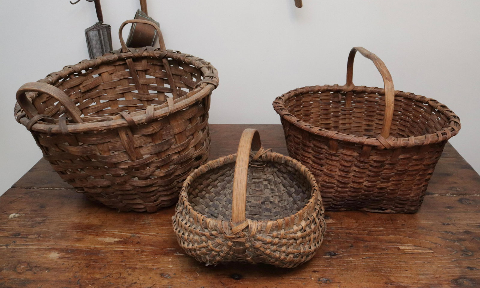 GROUP LOT OF ANTIQUE BASKETS (1 of 4)