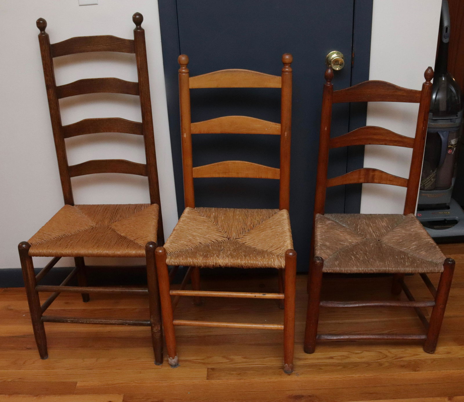 GROUP LOT OF COUNTRY CHAIRS (1 of 1)