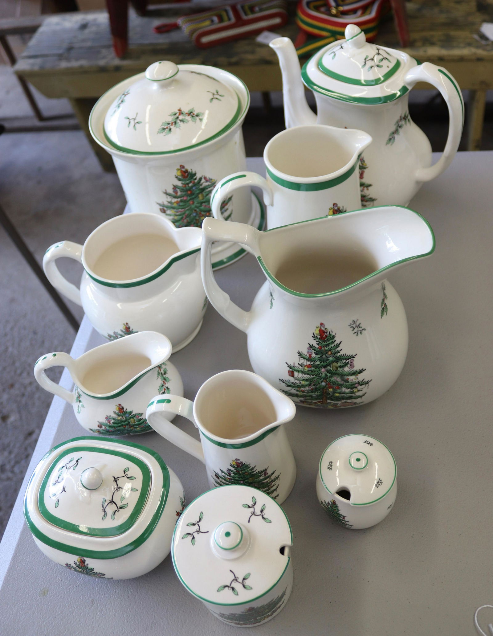 GROUP LOT OF HOLIDAY SPODE DISHES (1 of 1)
