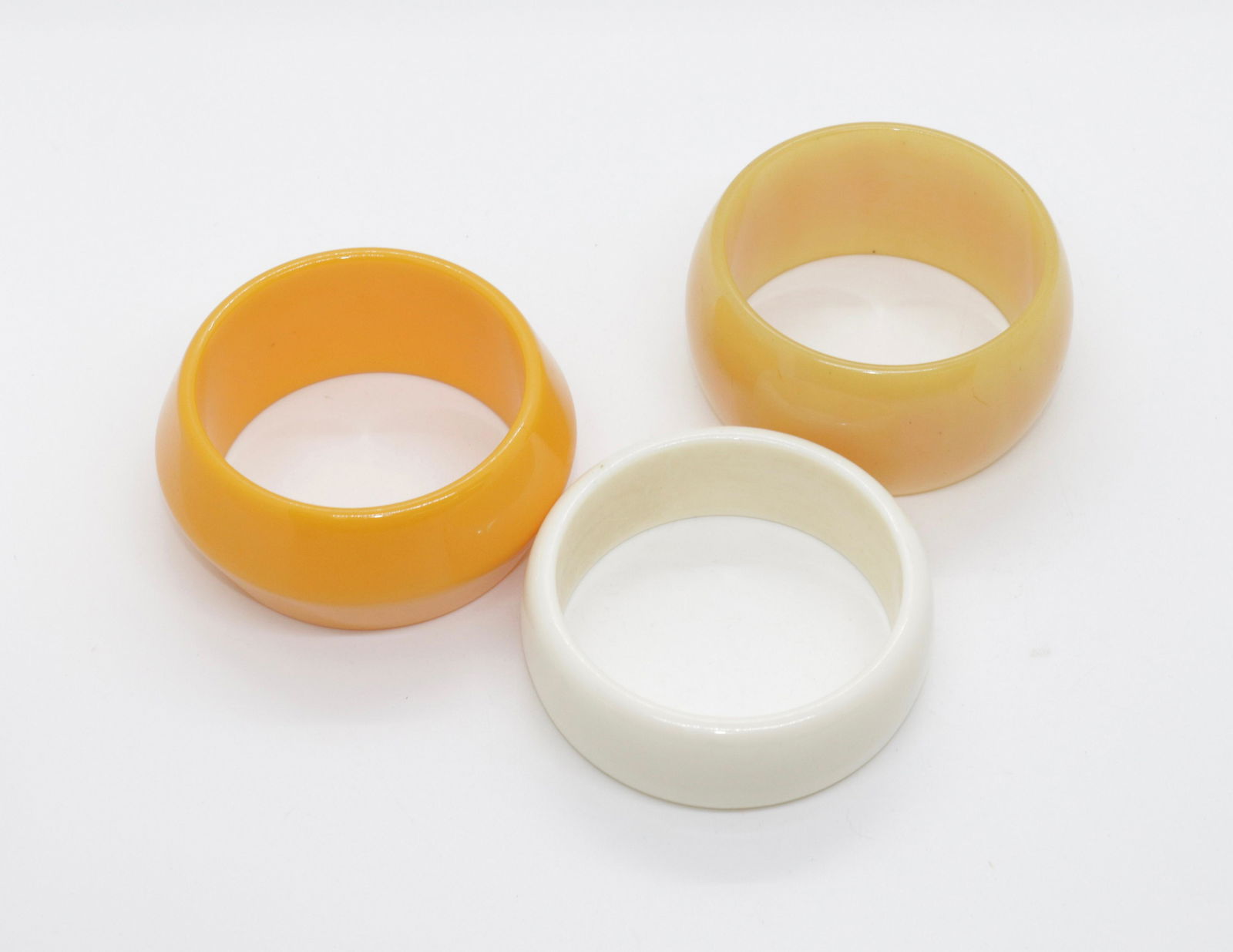 BAKELITE BANGLES (1 of 1)