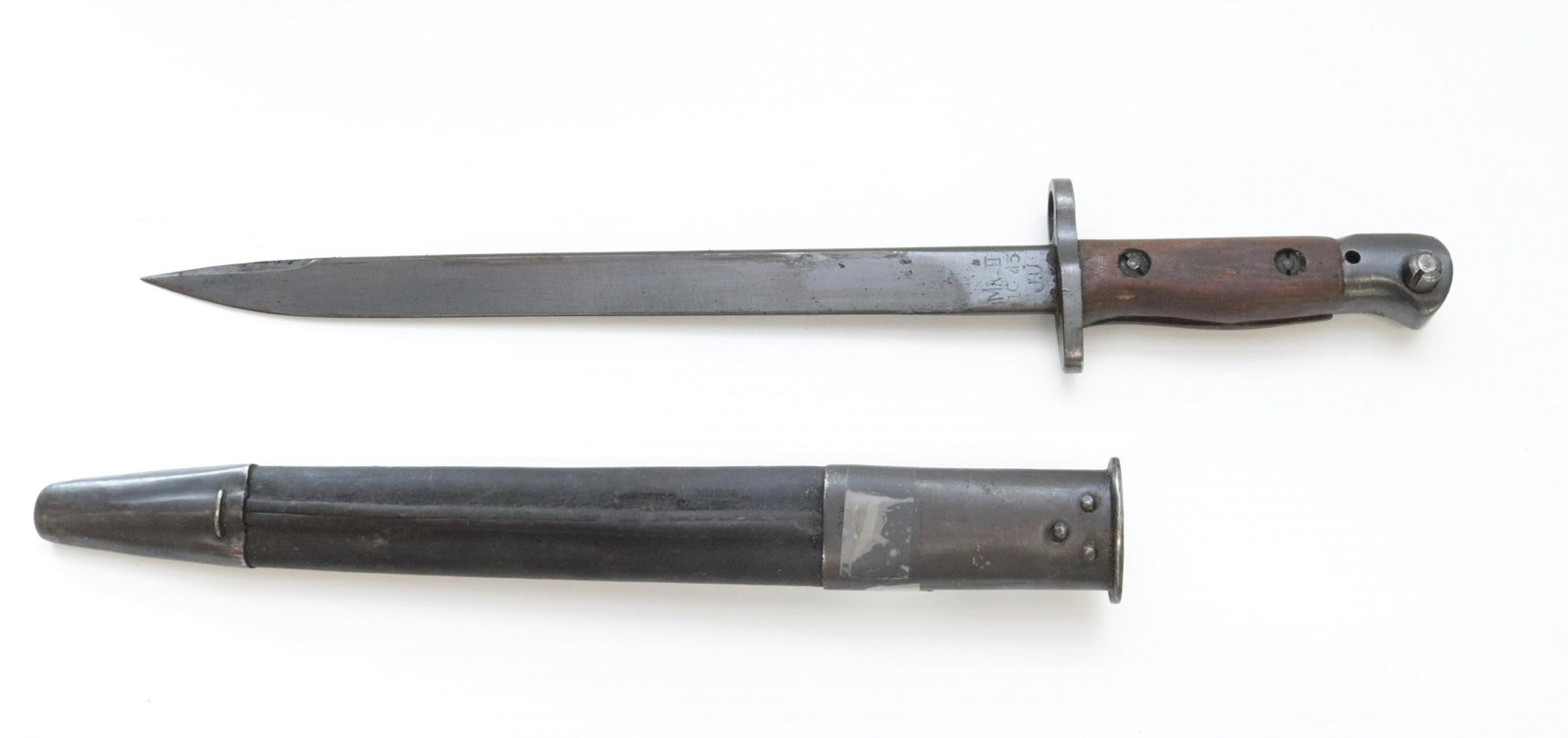 BRITISH WWII BAYONET: MK III RIFLE – WITH SCABBARD - 12" BLADE
