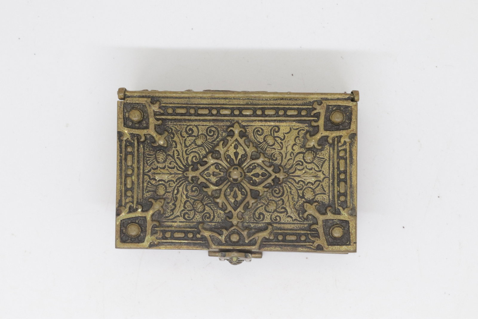 BRASS BOOK MATCH HOLDER: BRASS CLASP AND LIFT LID 3" X 2"