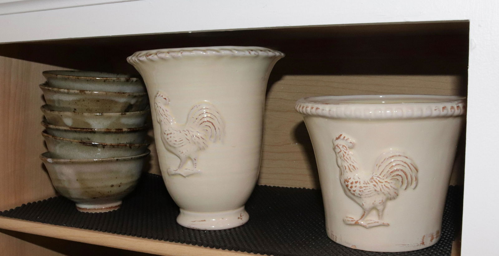 GROUP LOT OF CONTEMPORARY POTTERY (1 of 1)