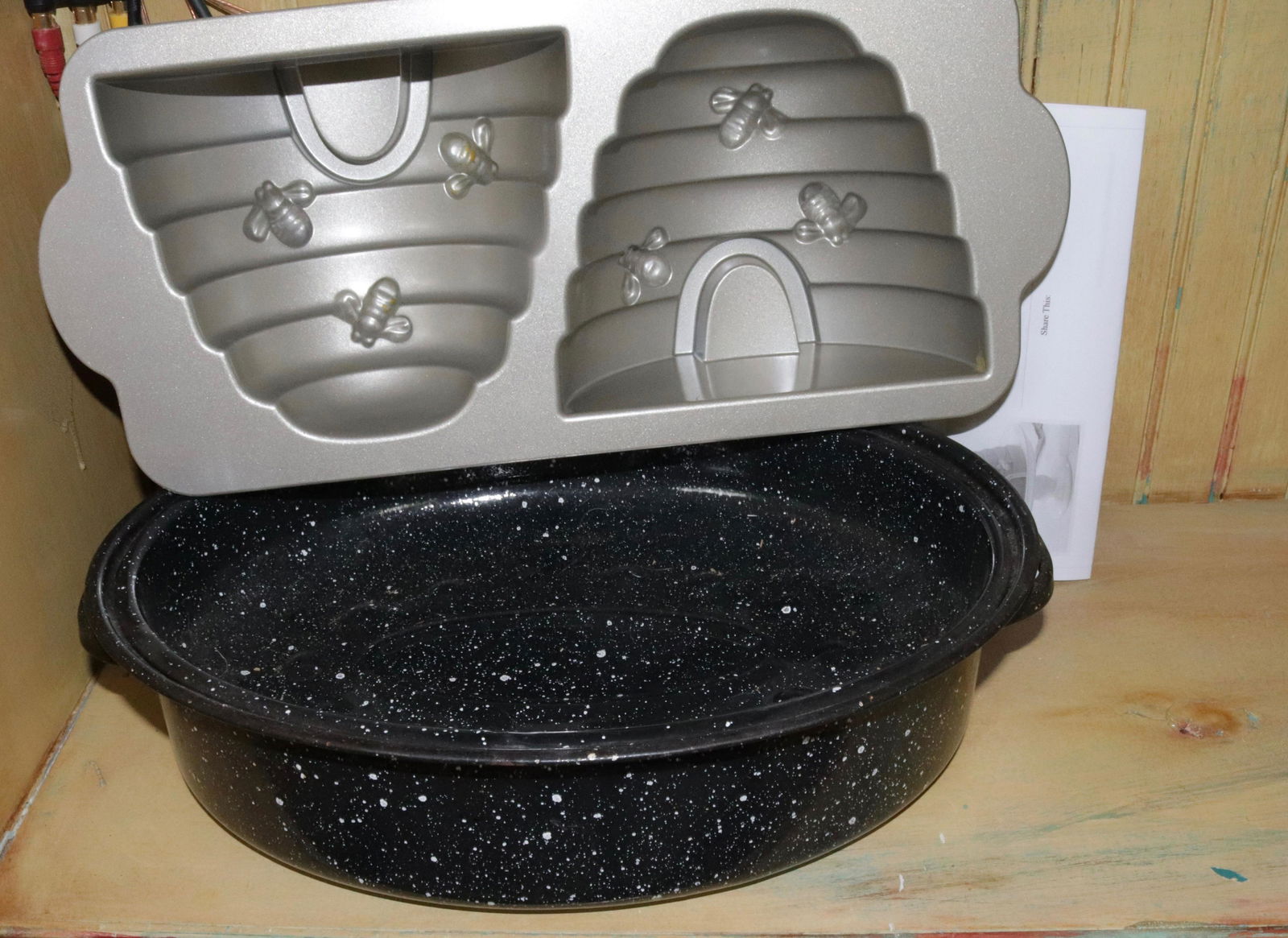 GROUP LOT OF KITCHENWARE (1 of 1)