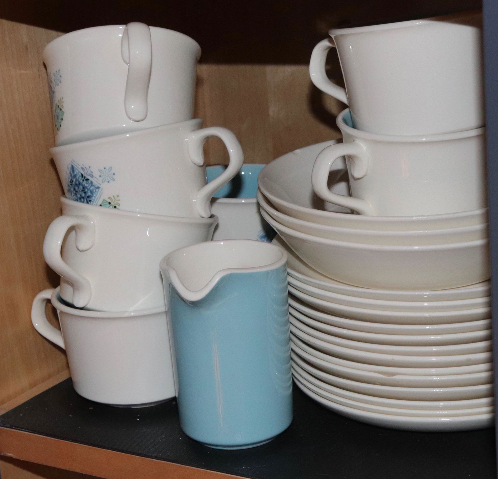 VINTAGE DISH LOT (1 of 2)