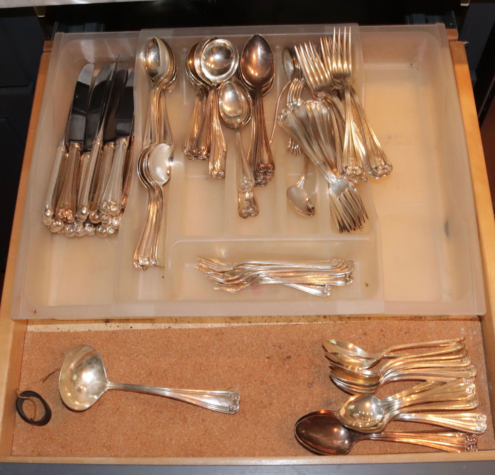 CHICAGO ATHLETIC ASSOCIATION FLATWARE SET (1 of 3)